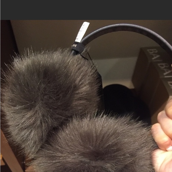 NEW BANANA REPUBLIC FAUX FUR grey EARMUFFS with HEADPHONES PORT - Picture 9 of 9